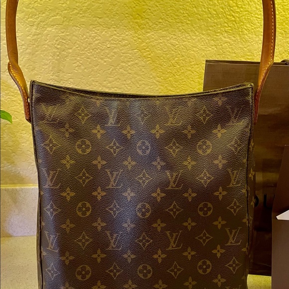 Louis Vuitton GM Looping bag - Picture 2 of 16